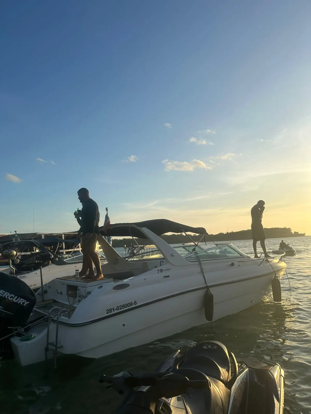 Lancha WS30 para aluguel em Salvador